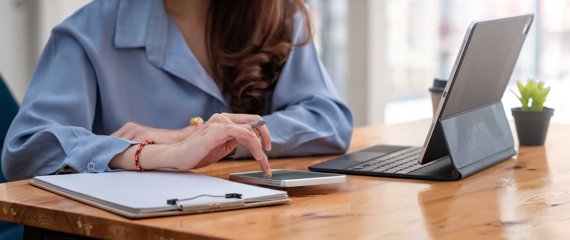 Karriere_Bewerbung_sh_2033096264_1900x800